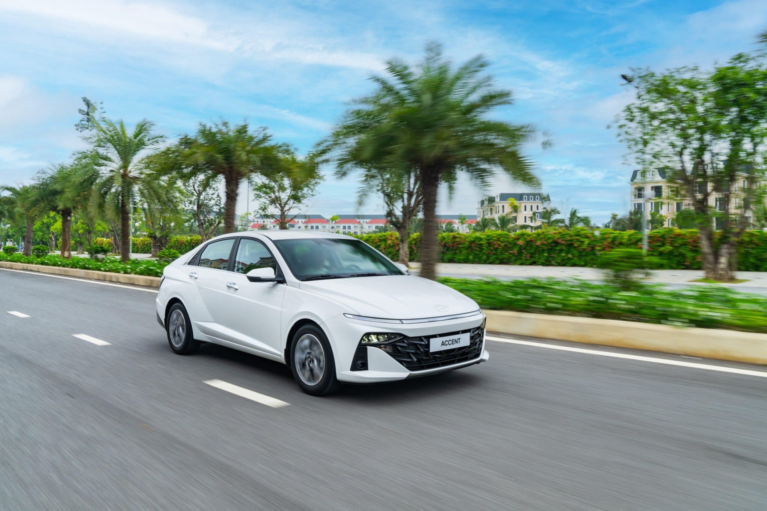 Hyundai Accent 2024 ‘lột xác’ toàn diện trước Vios, City: Bản nào đáng mua nhất?